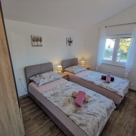 Apartmani Goga 2 몰라트 외부 사진
